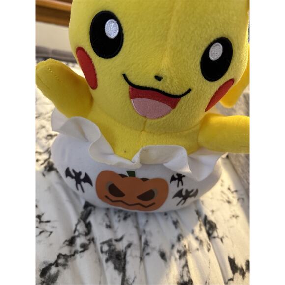 RARE Pokemon Pikachu Halloween Pumpkin Plush from Japan - Picture 8 of 8